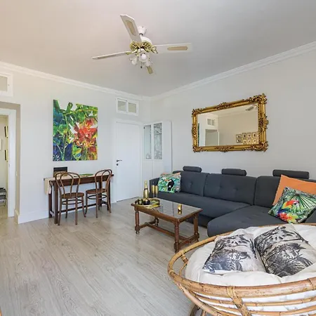 La Roca Apartment *