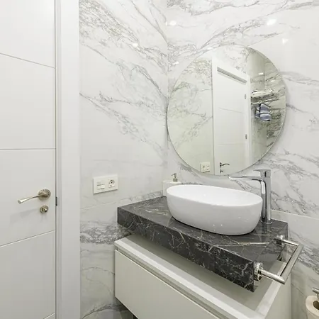 La Roca Apartment *